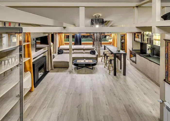 Top 5 - Loft - Top Location - Designer Interior