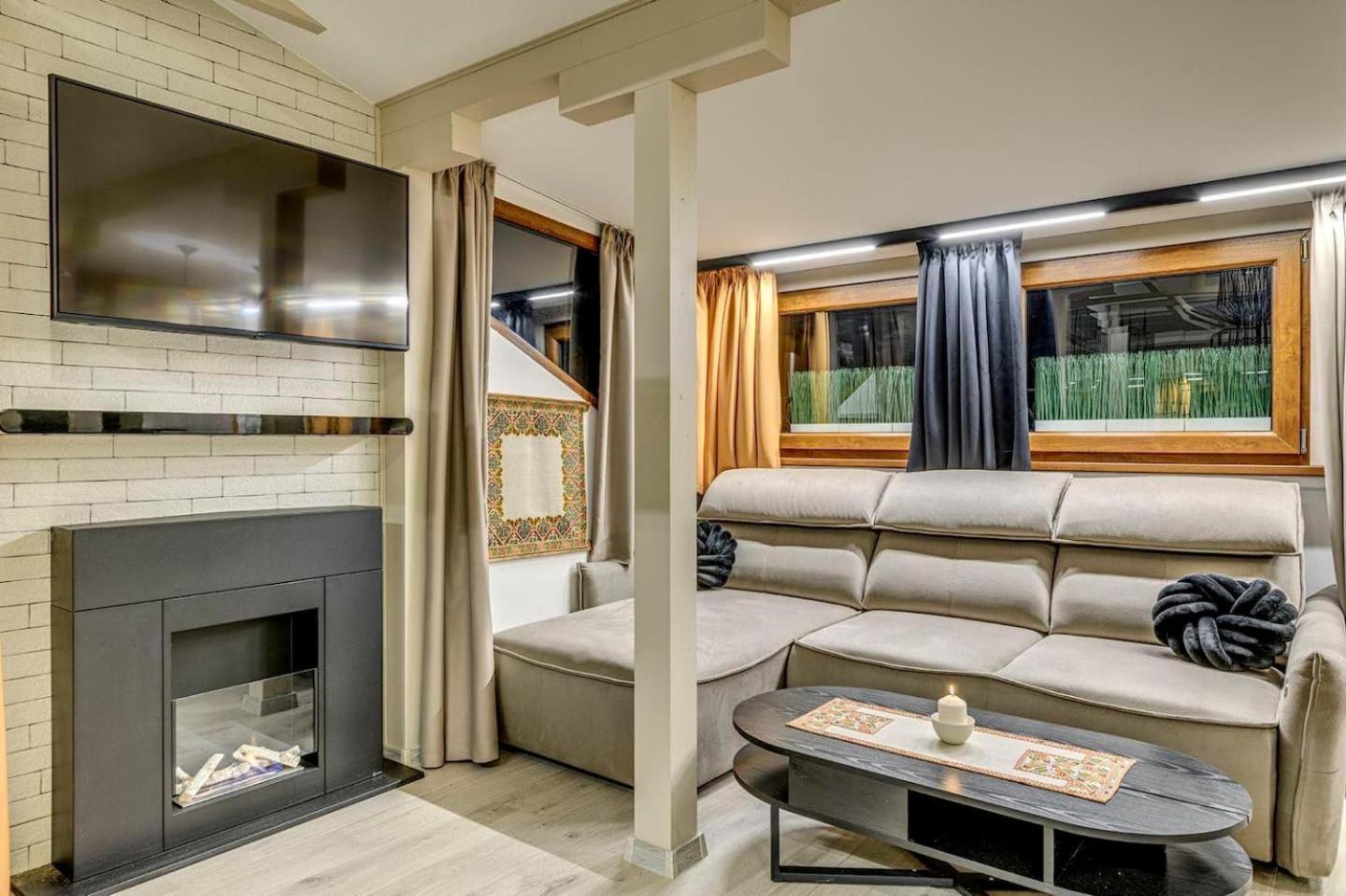 5 - Loft - Location - Designer Interior *