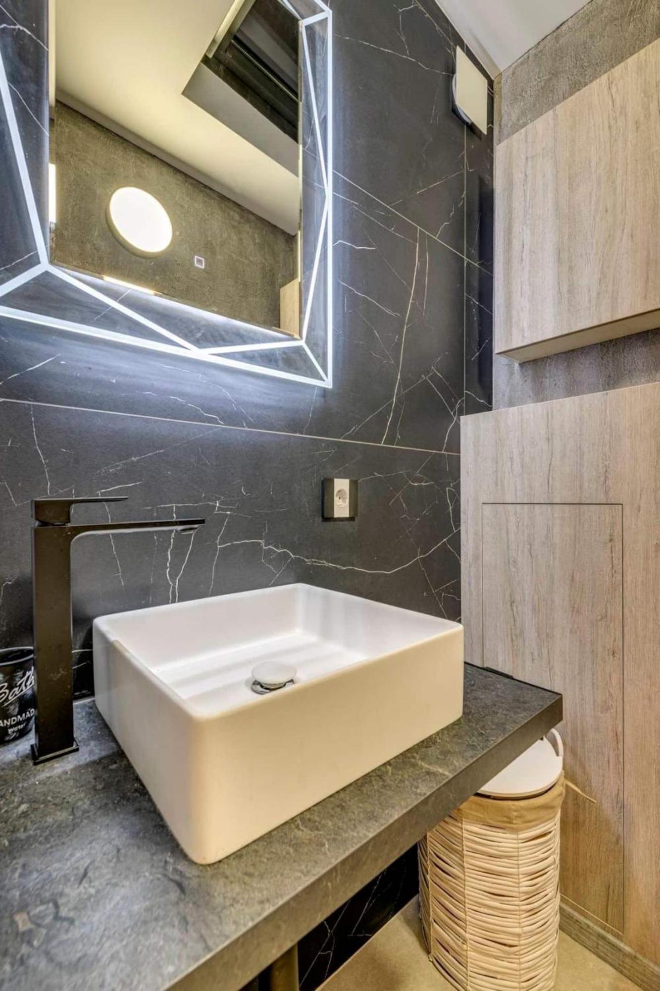 5 - Loft - Location - Designer Interior *